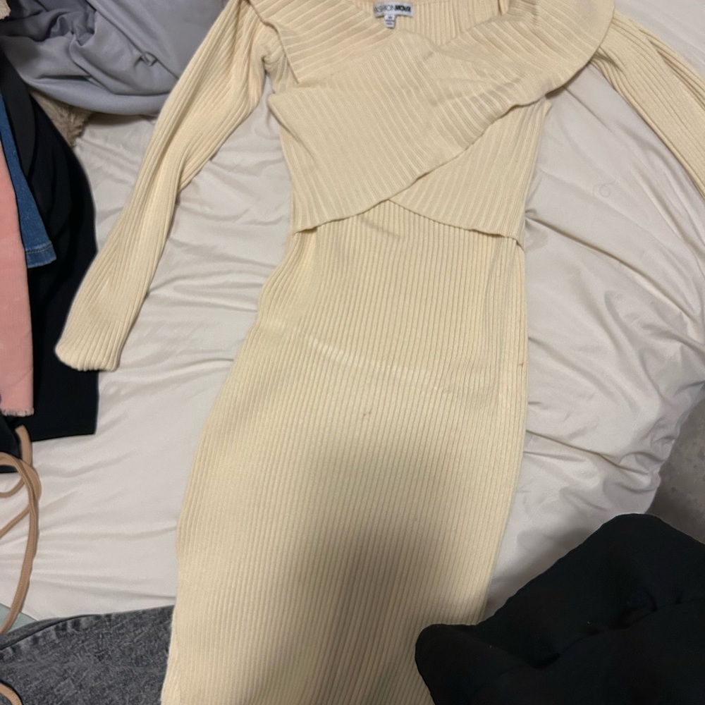 Elegant Cream Ribbed Dress
